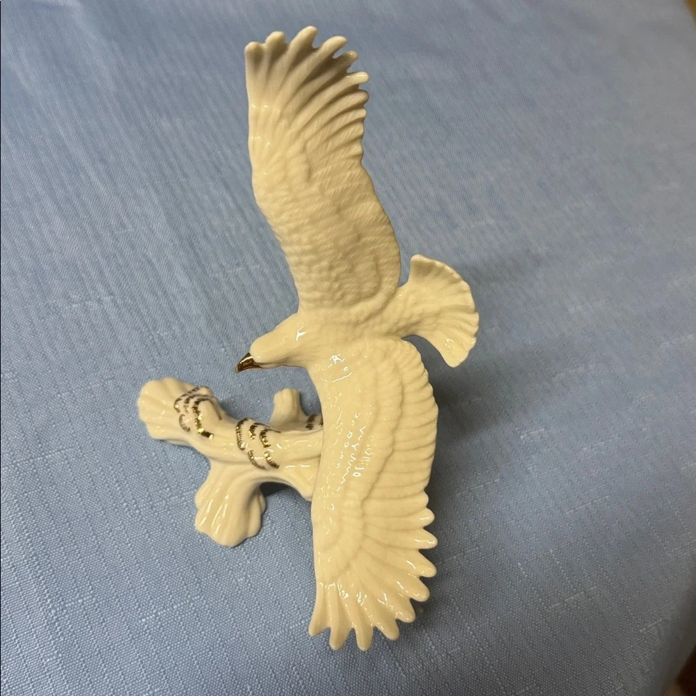 Lenox Precious Freedom American Eagle Ivory w/ Gold Trim Figurine 5.25” tall